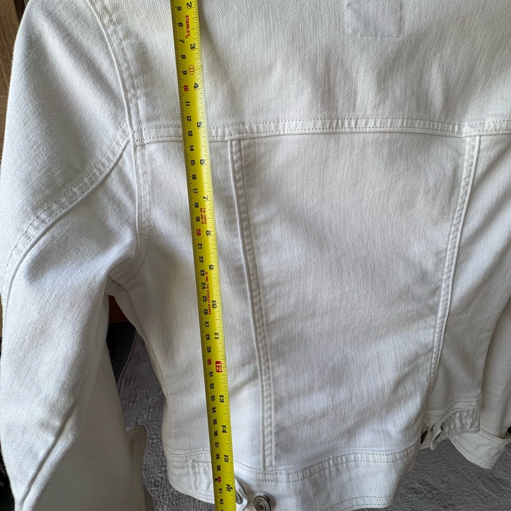 Old Navy White Denim Jacket with Button-Front - Picture 3 of 4